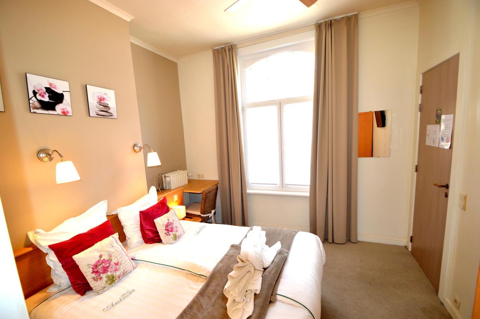 Hotel Ambrosia Ипр Экстерьер фото